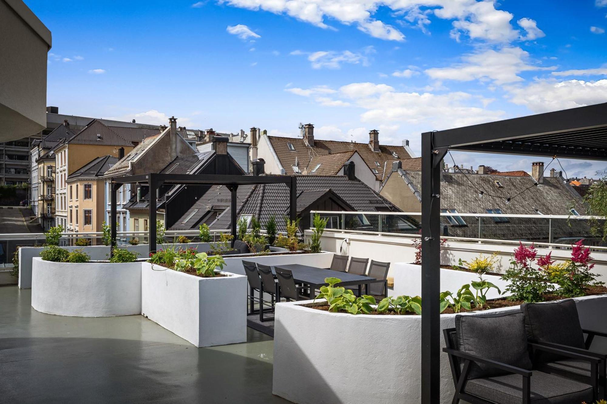 Stay L Urban - Spacious Apartment With Private Terrace Берген Экстерьер фото