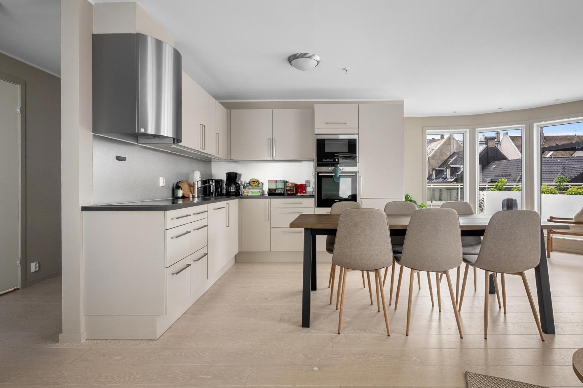 Stay L Urban - Spacious Apartment With Private Terrace Берген Экстерьер фото